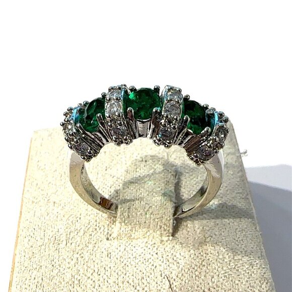 🆕 Vintage-Inspired Imitation Emerald &   Imitation Diamond Silver Ring - Picture 8 of 13